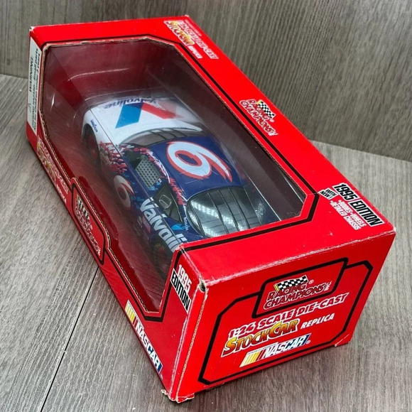 1995 Racing Champions NASCAR #6 Mark Martin Valvoline StockCar Diecast 1:24 - Picture 4 of 9